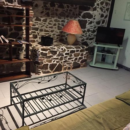 Gites Au Clos Du Lit Saint-Aaron Екстериор снимка