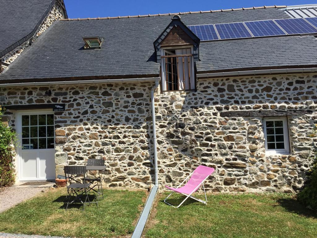 Gites Au Clos Du Lit Saint-Aaron Екстериор снимка