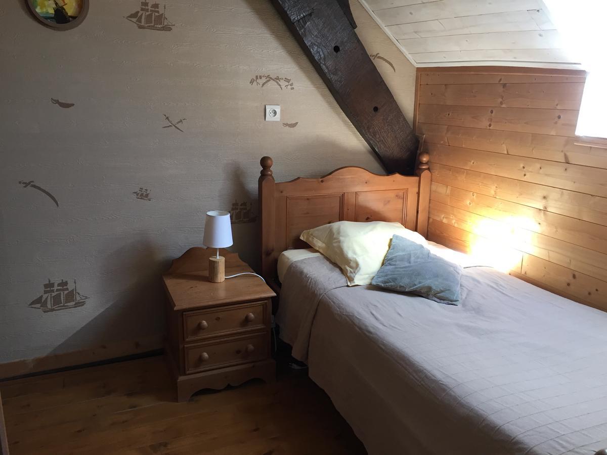 Gites Au Clos Du Lit Saint-Aaron Екстериор снимка