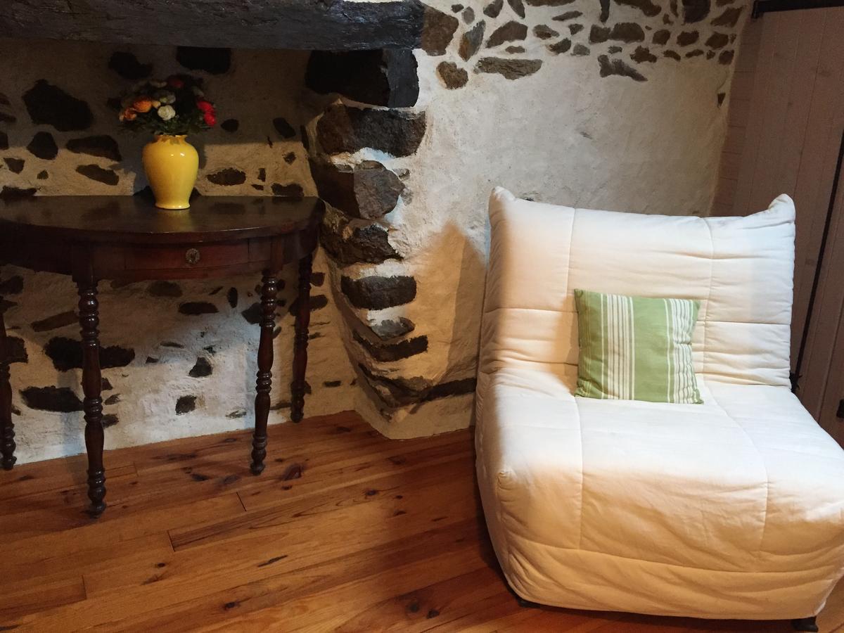 Gites Au Clos Du Lit Saint-Aaron Екстериор снимка