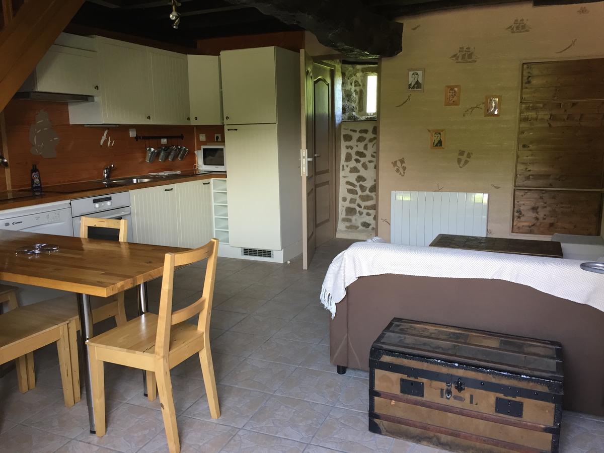 Gites Au Clos Du Lit Saint-Aaron Екстериор снимка